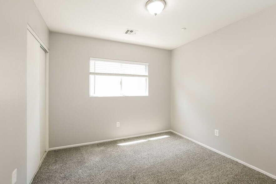 Building Photo - 7332 Camden Pine Ave