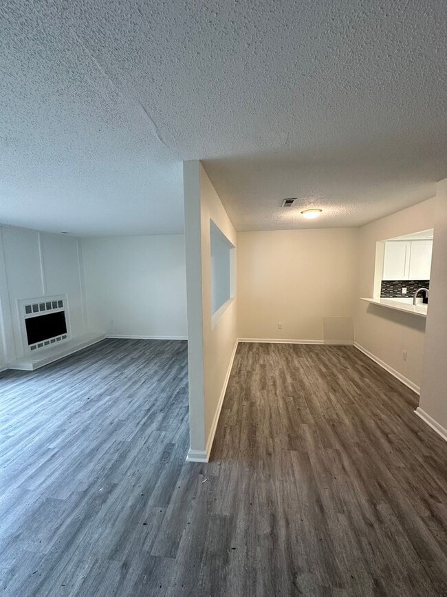 Building Photo - 3775 Chimney Creek Dr