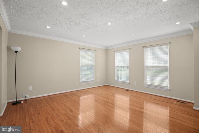 Building Photo - 64 Spring Lake Dr