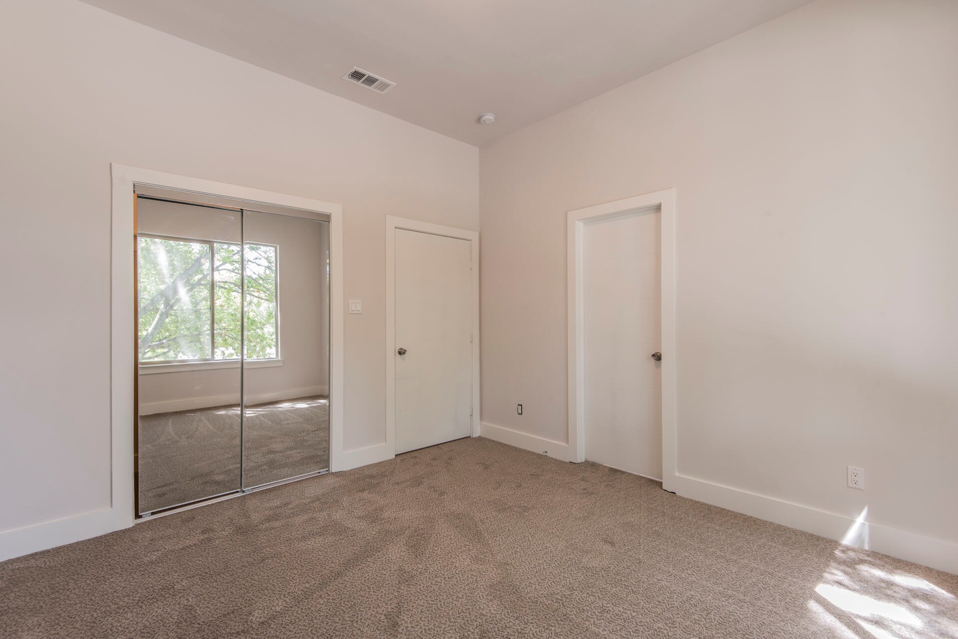 Building Photo - 8718 Boundbrook Ave