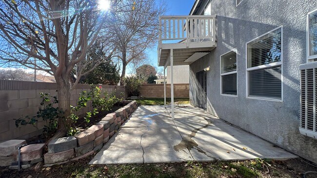 Building Photo - West Lancaster Home