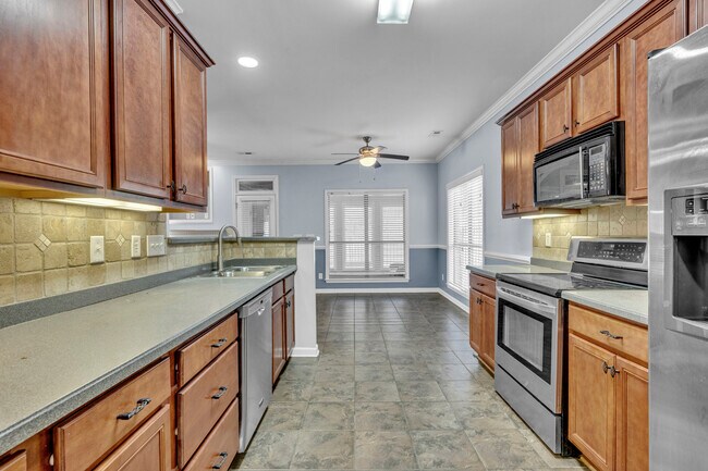 Building Photo - 3105 Vintage Way