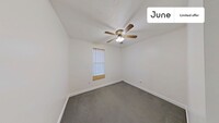 Building Photo - Private bedroom in 3 bed/1 bath Home