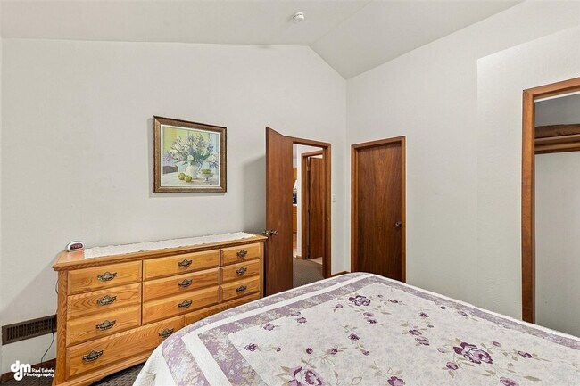 Building Photo - 6830 E Toller Ct