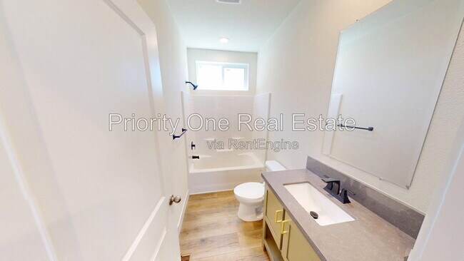 Building Photo - 13151 Cayote Ave