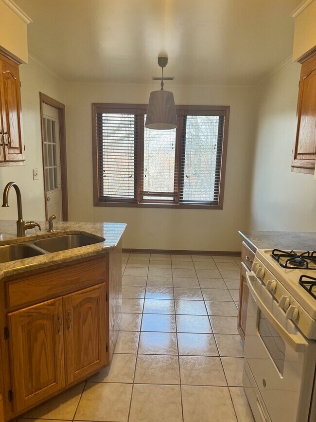 Building Photo - 5140 Shadow Creek Dr