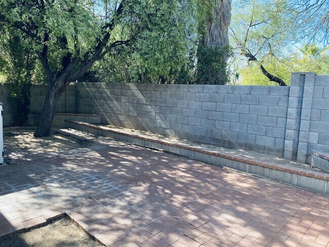 Building Photo - 2964-P2964 W Laquila Aerie