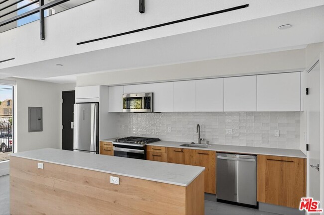 Building Photo - 2412 Eads St