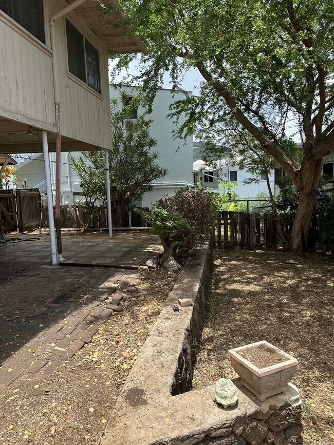 Building Photo - Prime location in the heart of Makiki 2 Be...