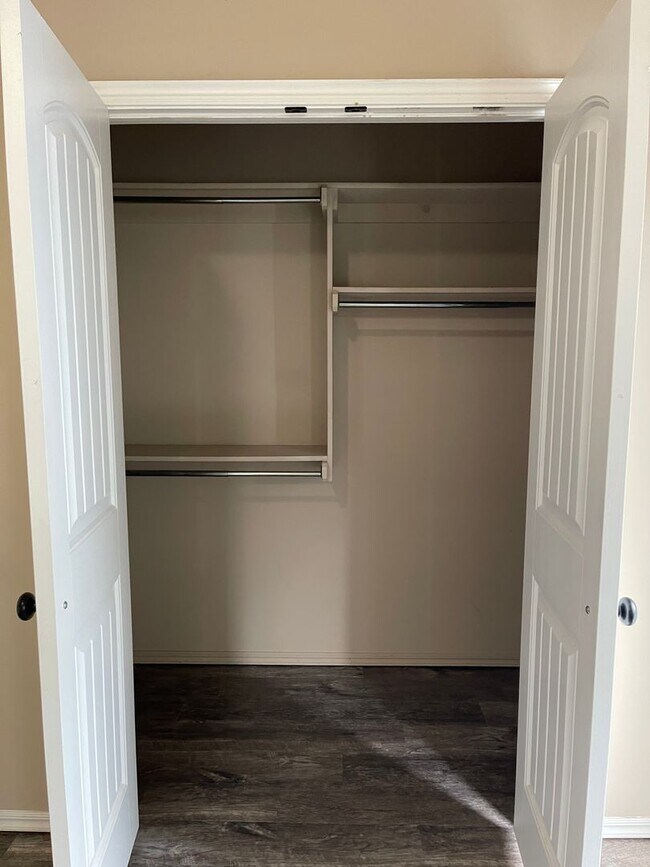 Building Photo - Three Bedroom Home Available for Lease in ...