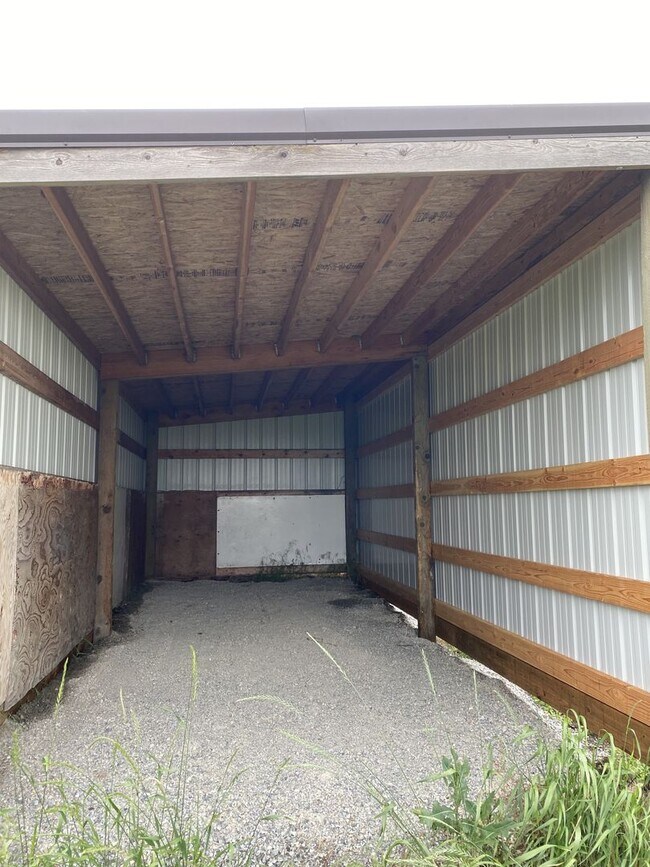 Building Photo - Country Home with Fenced Yard in Hayden!