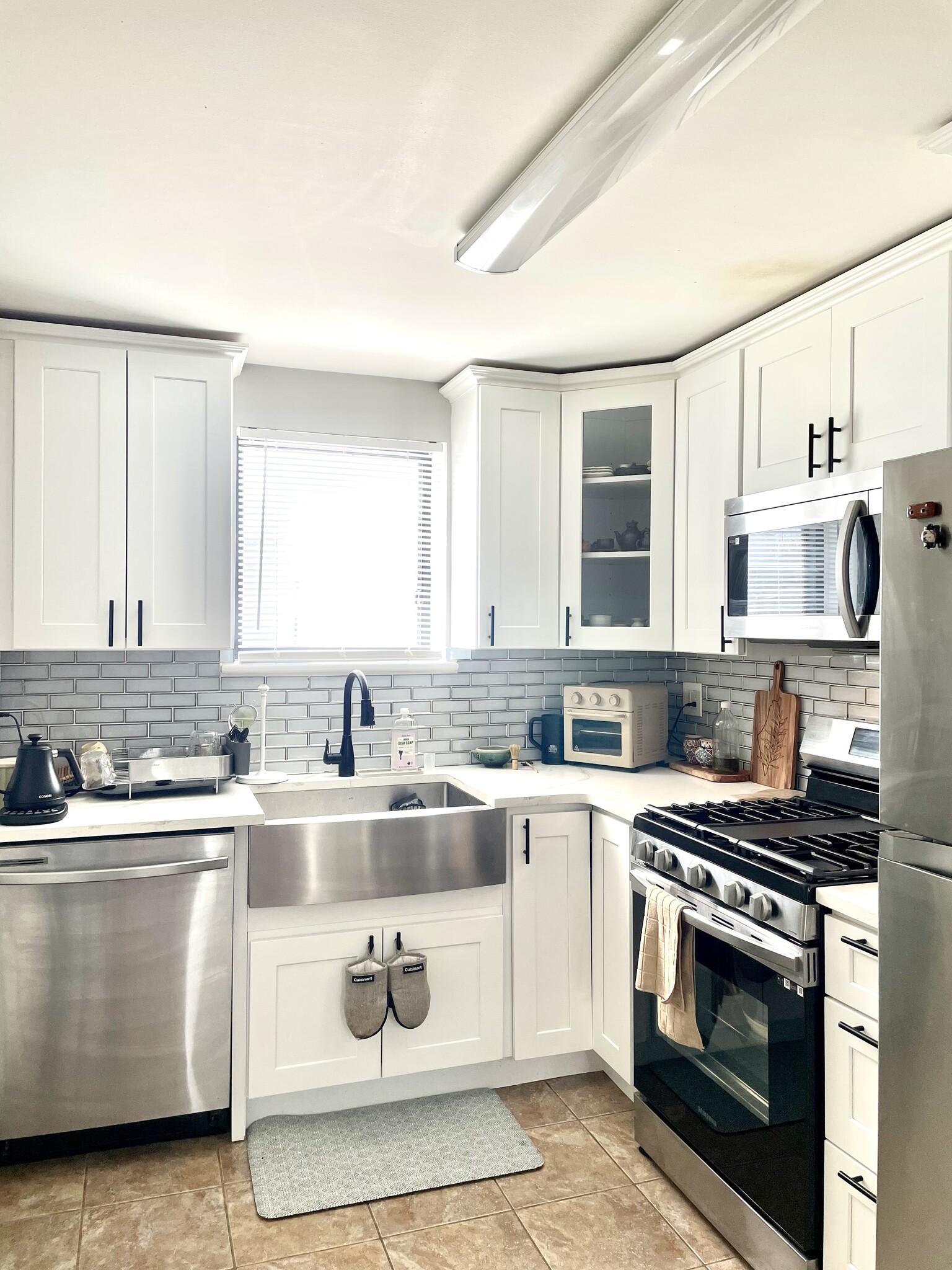 Newly renovated kitchen with all Samsung appliances. Dishwasher + Oven + Refrigerator + Microwave - 100 Lakeview Ave