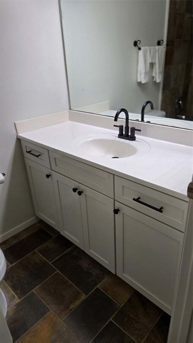 Building Photo - 2012 E Lacey Oak Cir