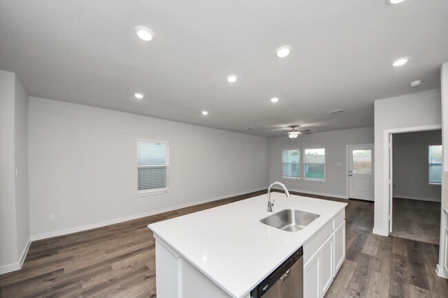 Building Photo - 32939 Silver Mdw Wy