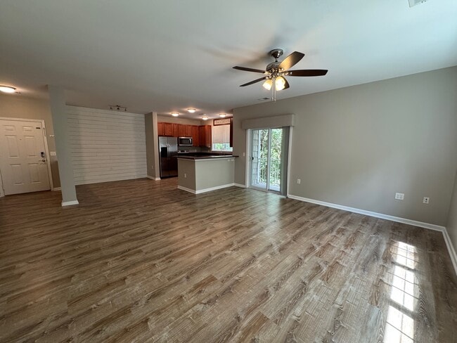 Building Photo - 900 Southmoor Dr