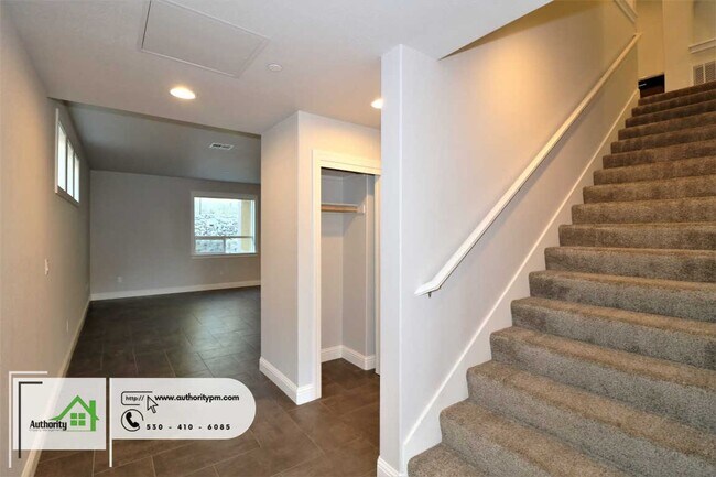 Building Photo - 1353 Browning Street