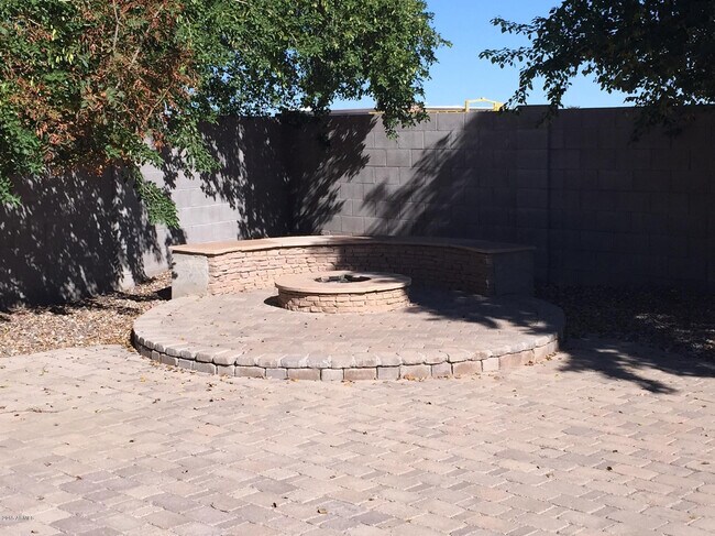 Building Photo - 15143 N 172nd Dr