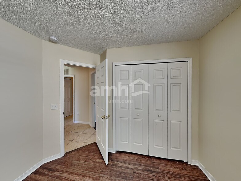 Building Photo - 2423 Hybrid Dr