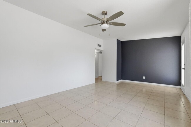 Building Photo - 2428 E La Jolla Dr