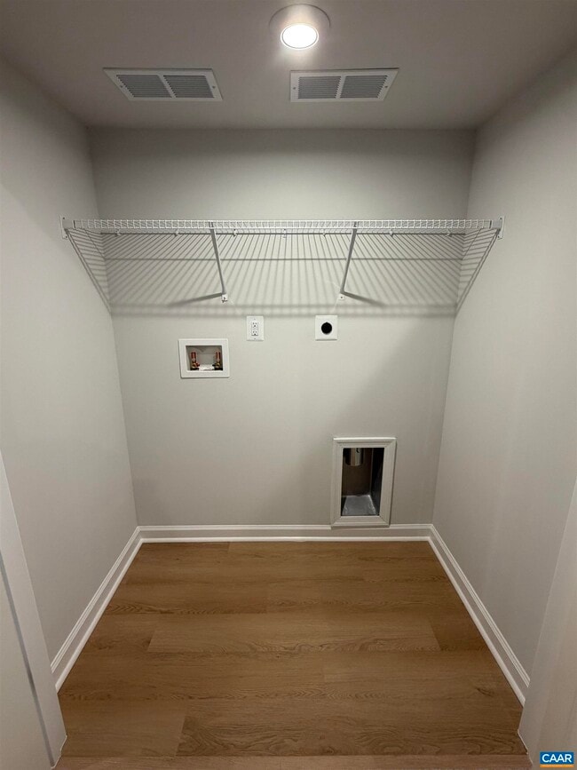 Building Photo - 5992 Cling Ln