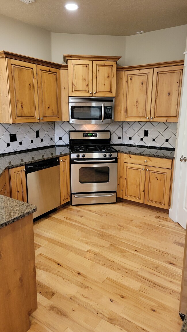 Building Photo - 3993 N Heritage View Ave