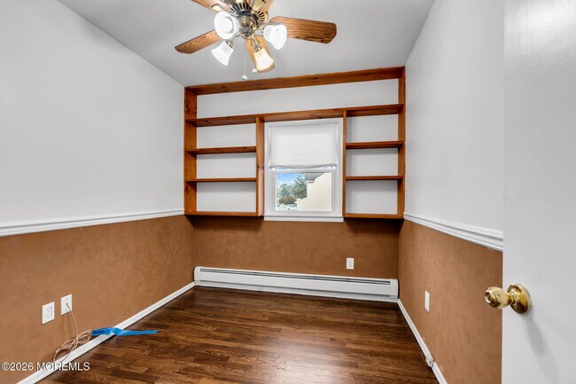 Building Photo - 613 Champlain St