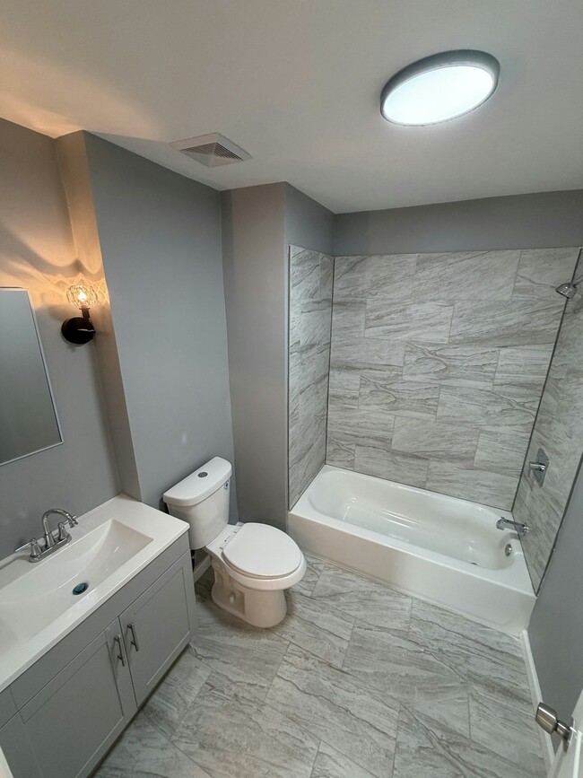 Building Photo - 3295 W 44th St