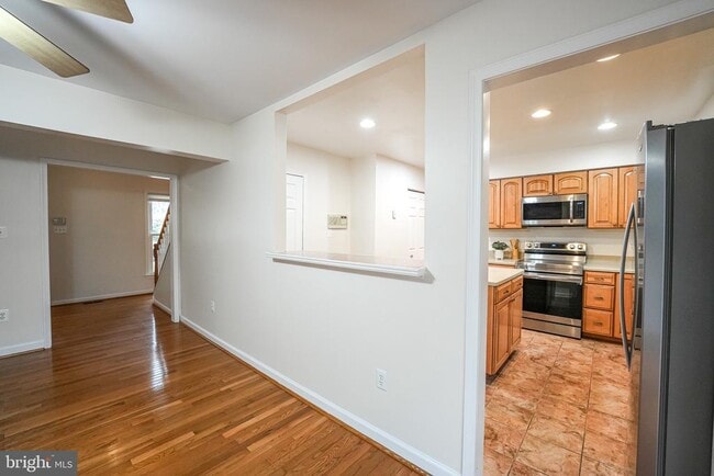 Building Photo - 4230 Avon Dr
