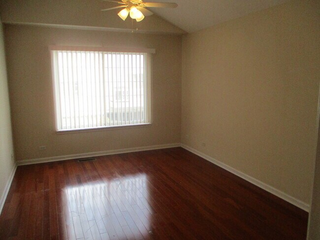 Building Photo - 656 S Rosehall Ln