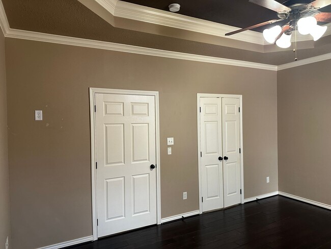 Building Photo - College Station - 3 bedroom 2 bath- 2 car garage - fenced in back yard home in Castlegate