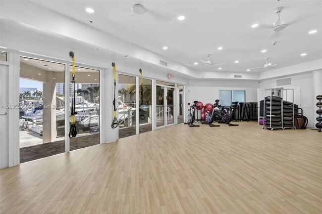 Building Photo - 3370 Hidden Bay Dr