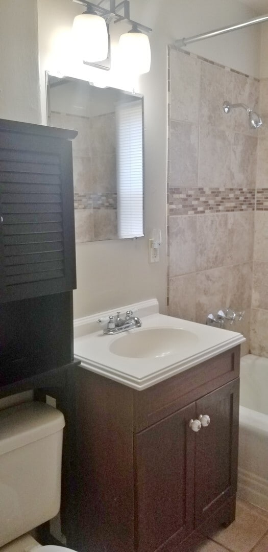 Building Photo - North Seattle/Shoreline 2BD1BA