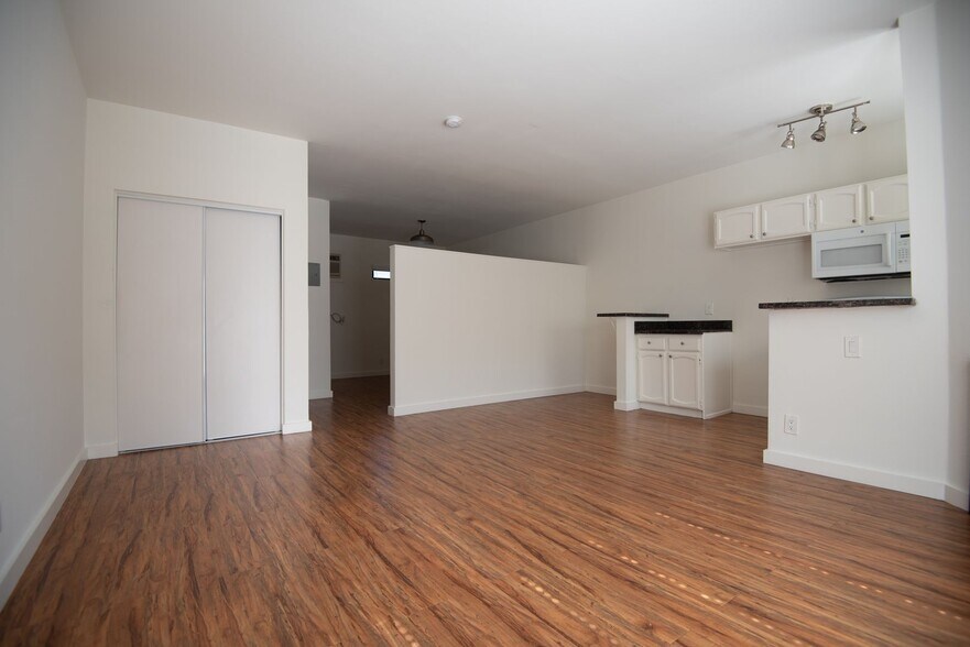 Building Photo - 5744 Colfax Ave