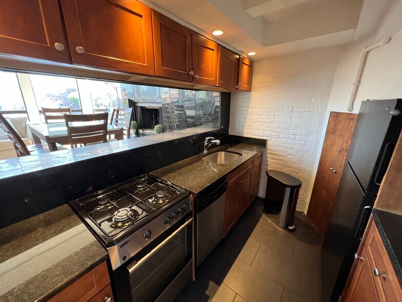 Building Photo - 117 Beacon St