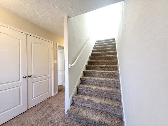 Building Photo - 7415 Hollister Ridge