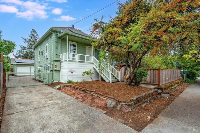 Building Photo - 310 Boyce St