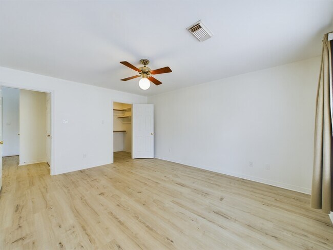 Building Photo - 5627 Winsome Ln