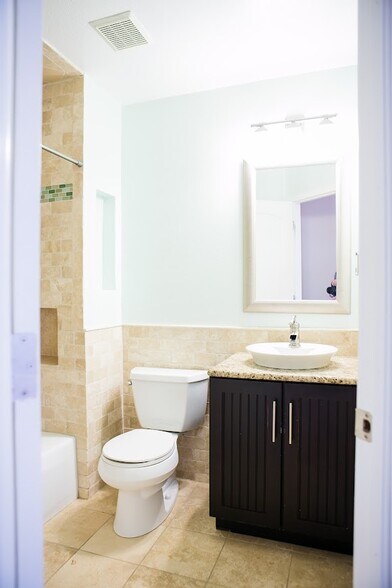 Building Photo - 4780 W 125th Ave