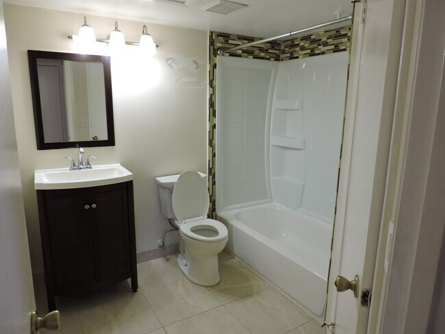 Building Photo - 1Bedroom Condo - Lakewood Park, Altamonte ...