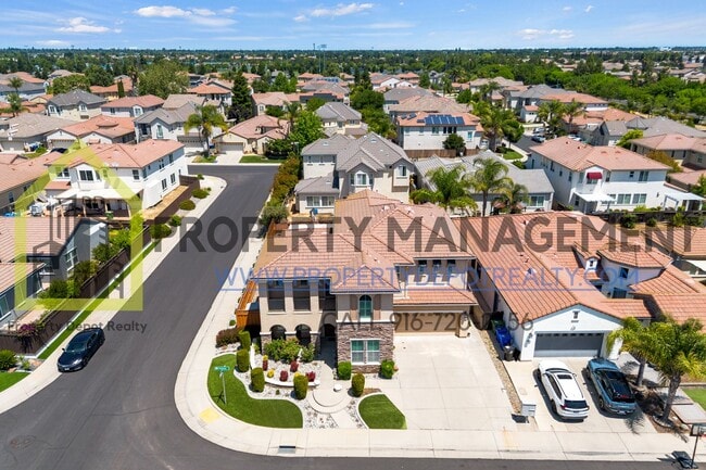 Building Photo - Stunning Custom 5-Bedroom, 3-Bath Home in ...