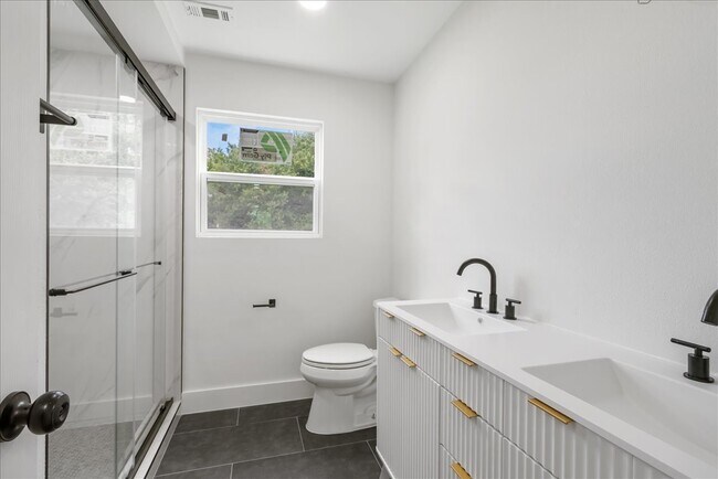 Building Photo - 3234 Cherry Springs Dr