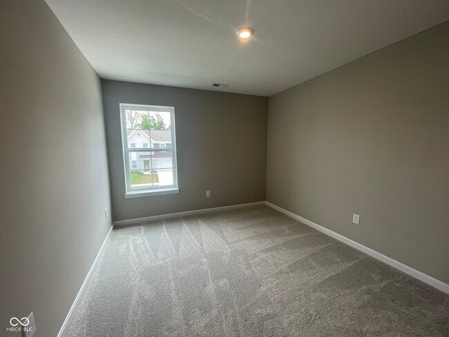 Building Photo - 330 Oxford Ln