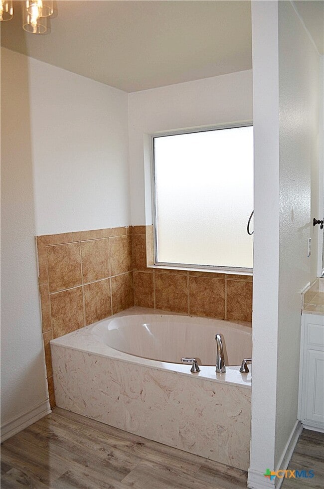 Building Photo - 305 Bermuda St