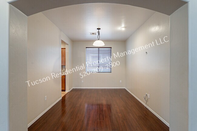 Building Photo - 505 East Calle Amura