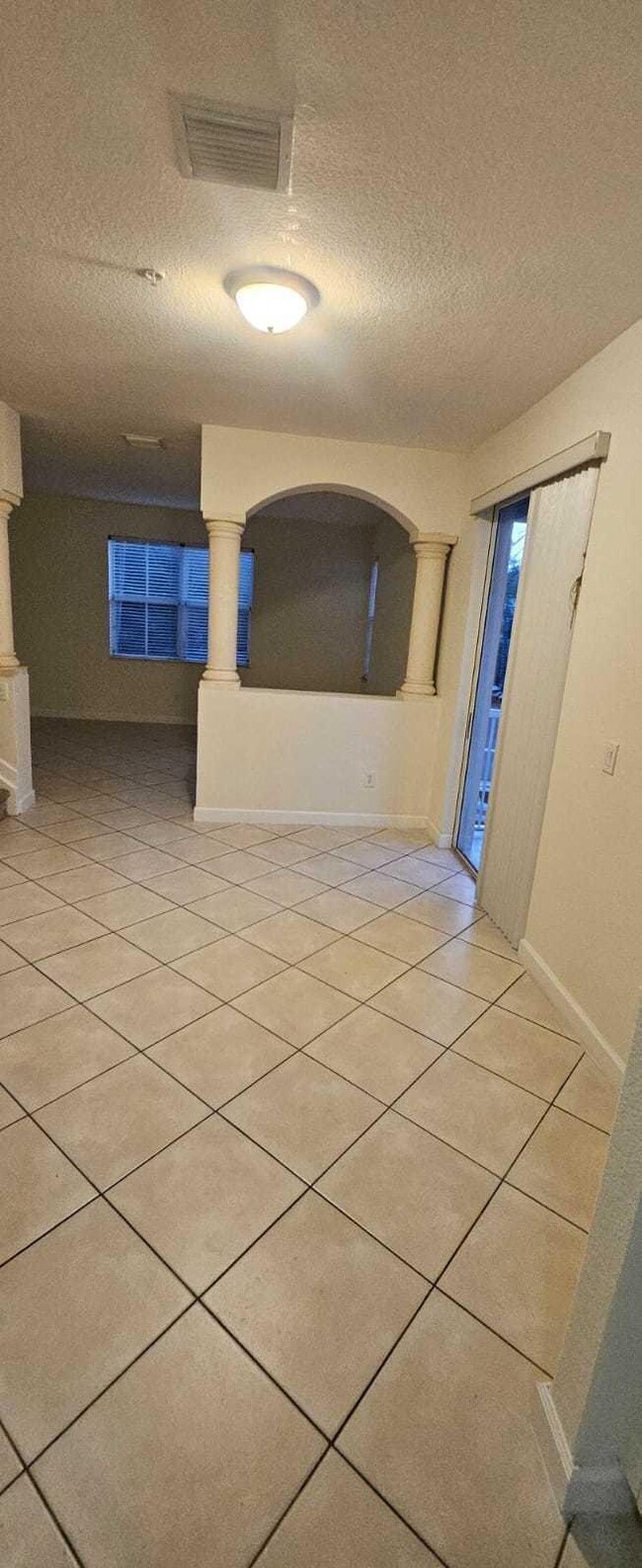 Building Photo - 2609 Shoma Dr