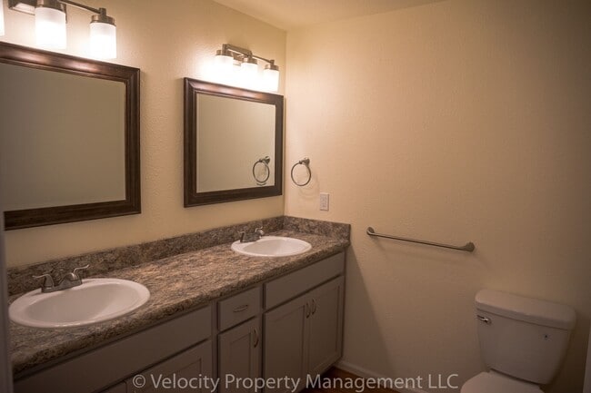 Building Photo - Single Level Home in Bend!