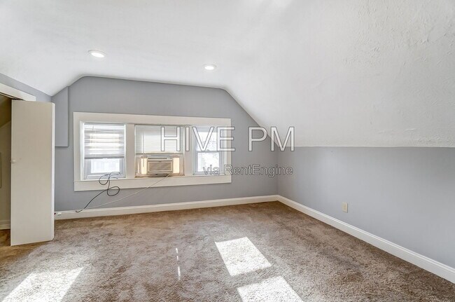 Building Photo - 3246 Linwood Ave