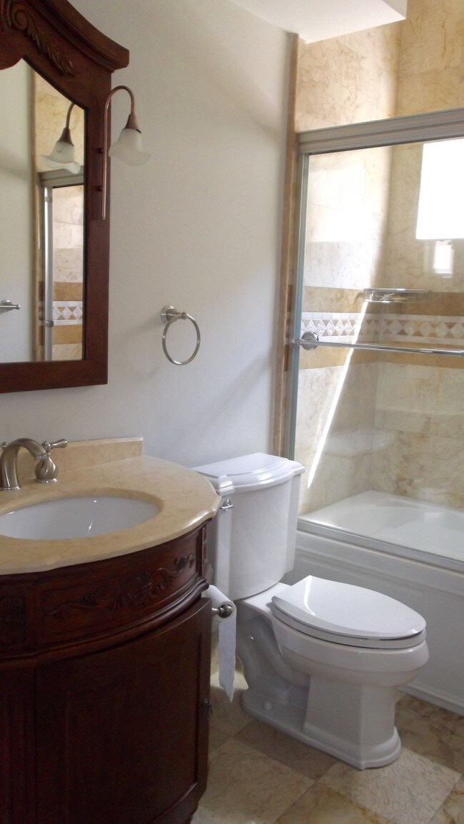 Building Photo - 1842 10th St