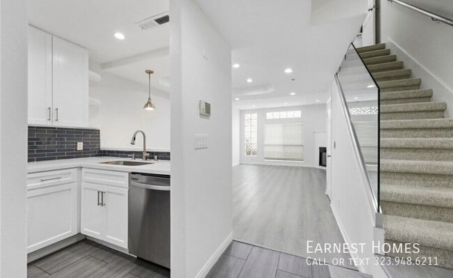 Building Photo - 4310 Whitsett Ave