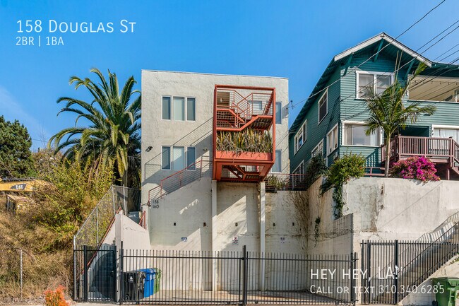 Building Photo - 158 Douglas St